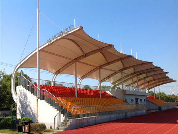 美嘉国际学校体育场主席台